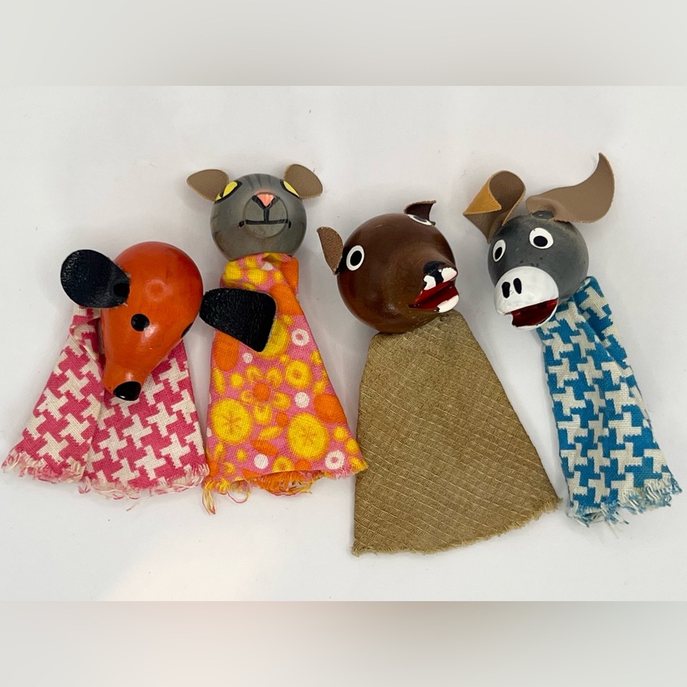Vintage Wooden Finger Puppets From Tofa, Czechoslovakia Set of 4